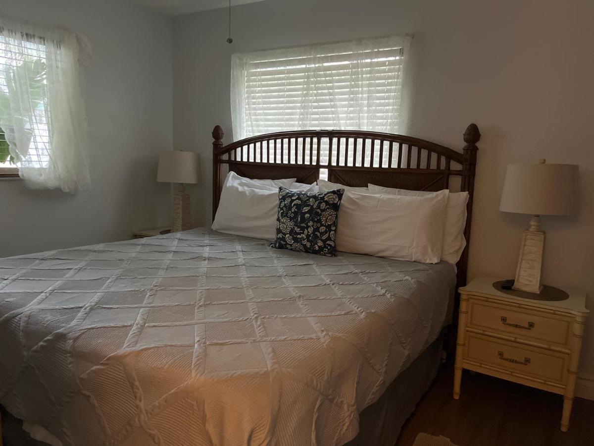 An Island Getaway At Palm Tree Villas Holmes Beach Exteriör bild
