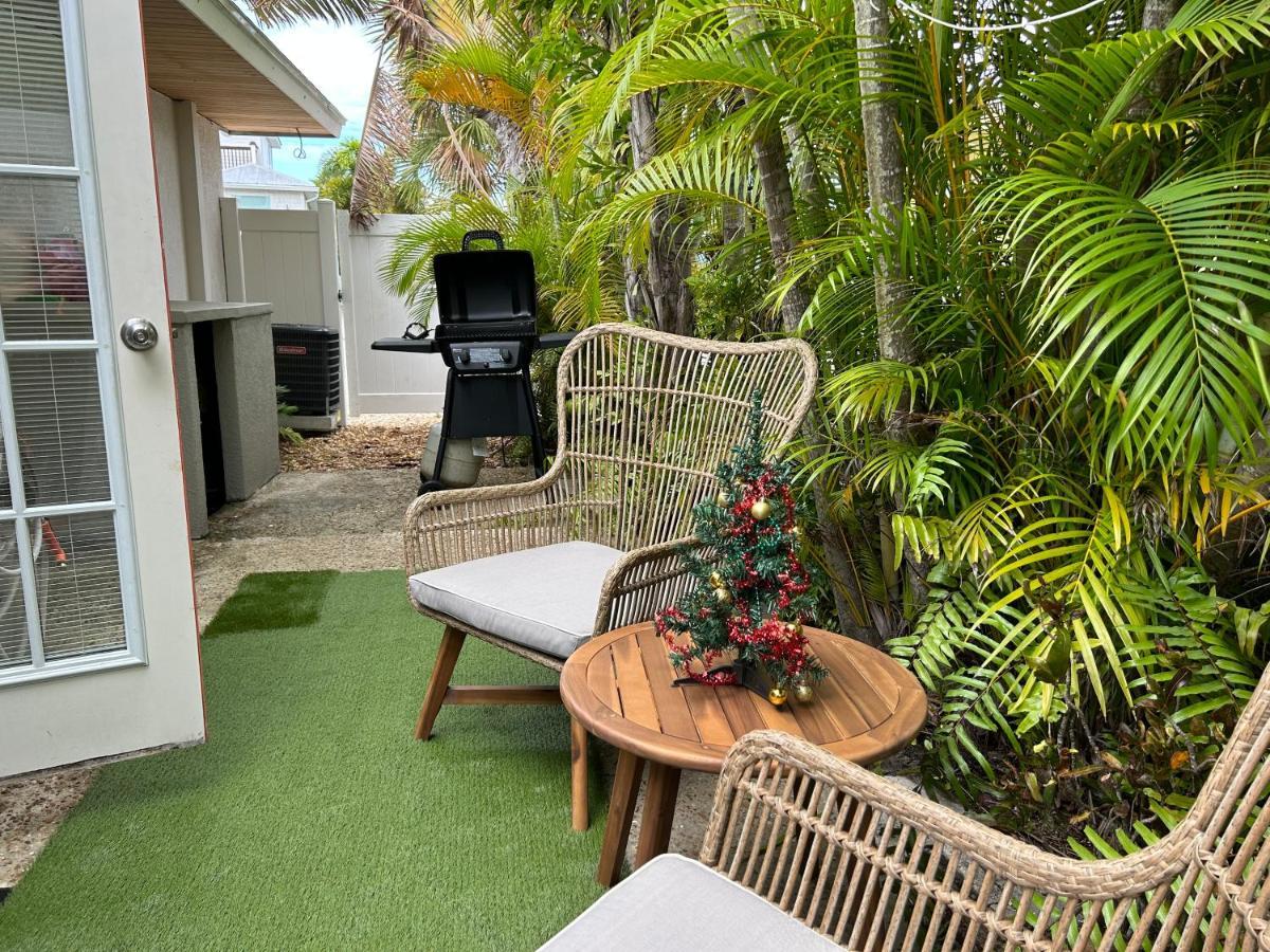 An Island Getaway At Palm Tree Villas Holmes Beach Exteriör bild