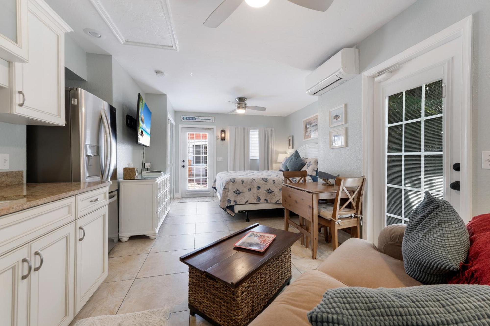 An Island Getaway At Palm Tree Villas Holmes Beach Exteriör bild