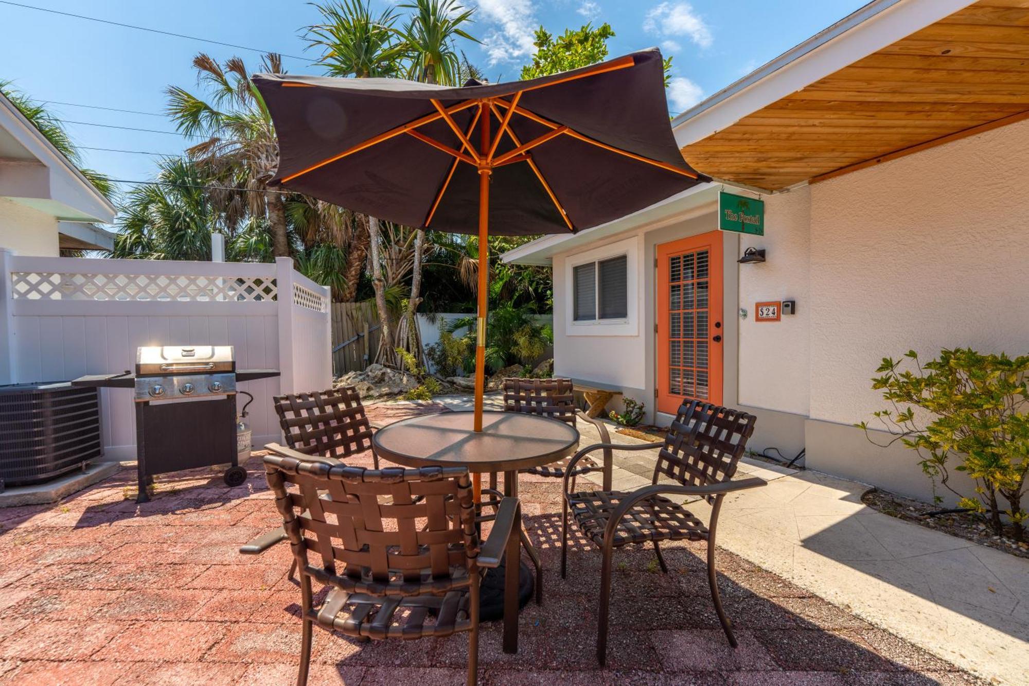 An Island Getaway At Palm Tree Villas Holmes Beach Exteriör bild