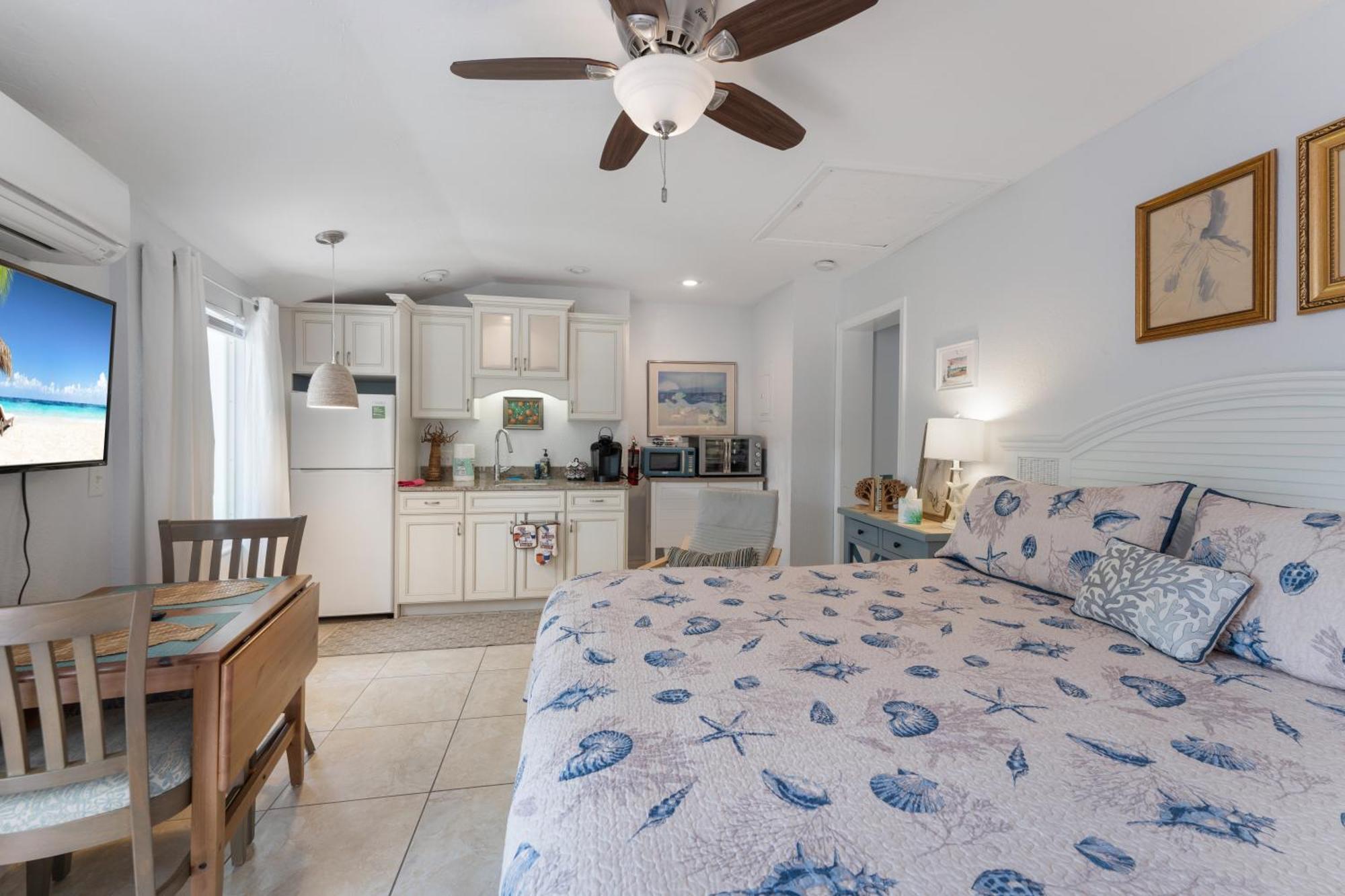 An Island Getaway At Palm Tree Villas Holmes Beach Exteriör bild